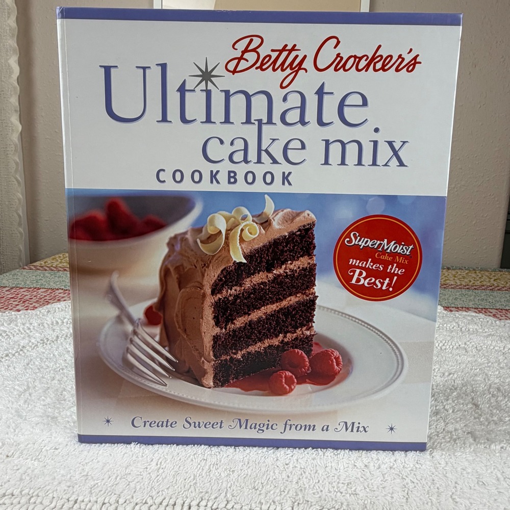 Betty Crocker Ultimate Cake Mix Cookbook 2002 Spiral Hardcover 0764566350